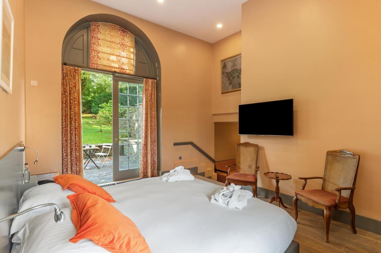 Slebech Park Estate Bed & Breakfast Wiston  Bagian luar foto A room at the hotel
